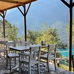 Kabak Uetopya Kamp فندق فاراليا