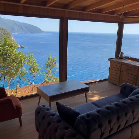 Kabak Uetopya Kamp Фаралия